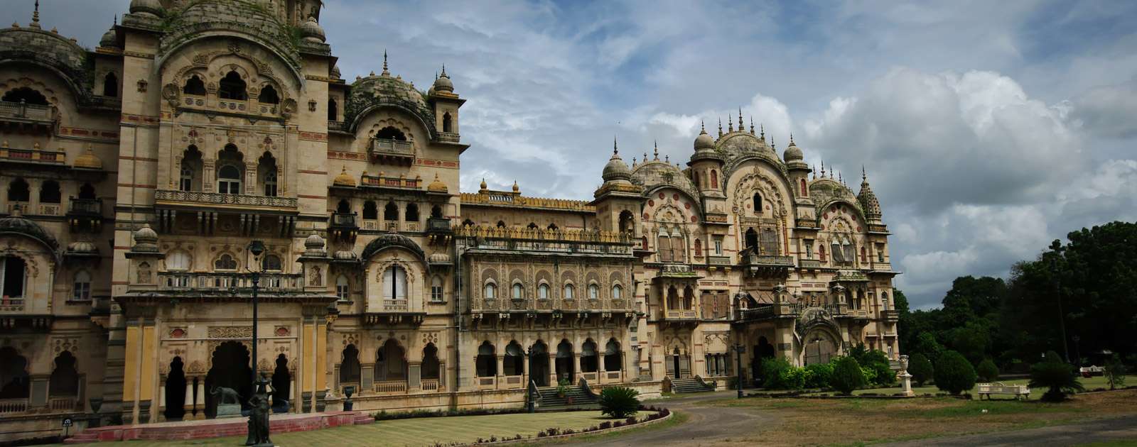 Explore Enchanting Amazing Luxury Private Tours India